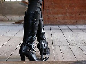 My Sexy Cowgirl Boots!