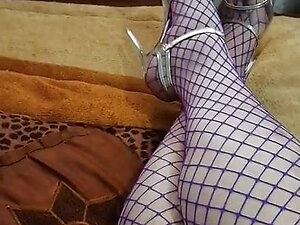 IN HEELS AND TIGHTS