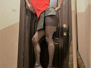 My Stepmom Opens her Ass in the Street