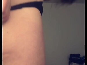 xxxamethyst explores her virgin pussy