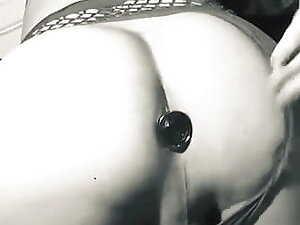 Bulgarian CD shaking pussy