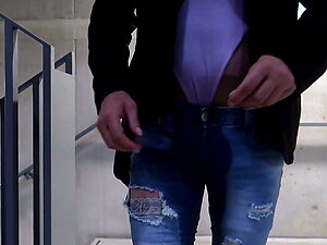 Crossdresser piss in sexy Jeans and pantyhose