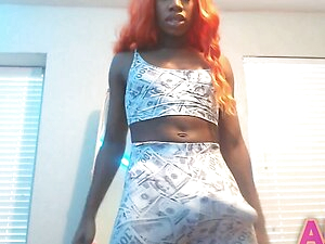 AJ180: BLACK BARBIE SHOWING BRICK IN BABY GOT BULGE