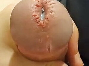 TsM1nni plays with her creamy big dick