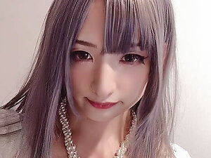 Woman dress Videos to pee in the toilet