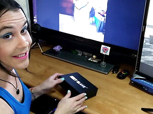 Vickie Wonder having fun with her new anal vibrator!